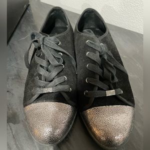 DELMAN Cap Toe Lace Up Sneakers-Magie